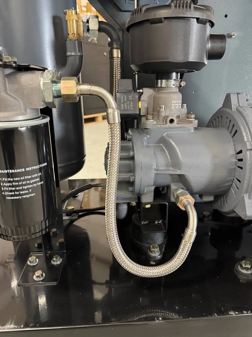 Винтовой компрессор с частотным преобразователем ВК 7,5/8 PM